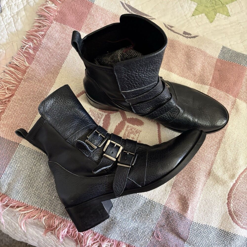 Vera Gomma Stelle Monelle Leather Ankle Boots, Black, Size 41/8.5, Made in Italy